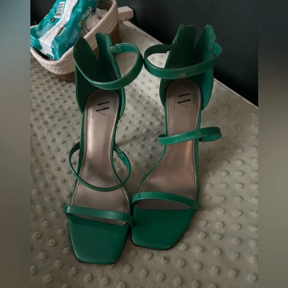 Washington heels - Picture 1 of 7